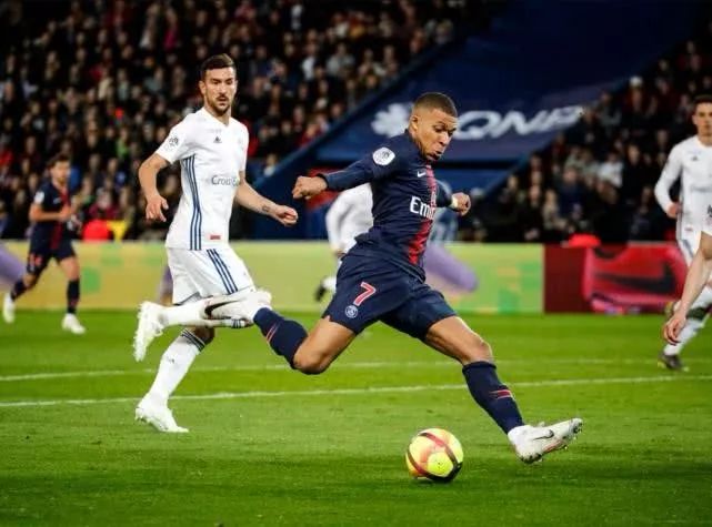  斯特拉斯堡主场控球压制却憾平防守坚固的蒙彼利埃  